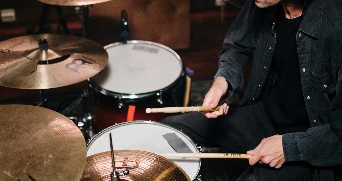 The Heart and Soul of Music: A Guide to Acoustic Drum Kits – Vibe Explored