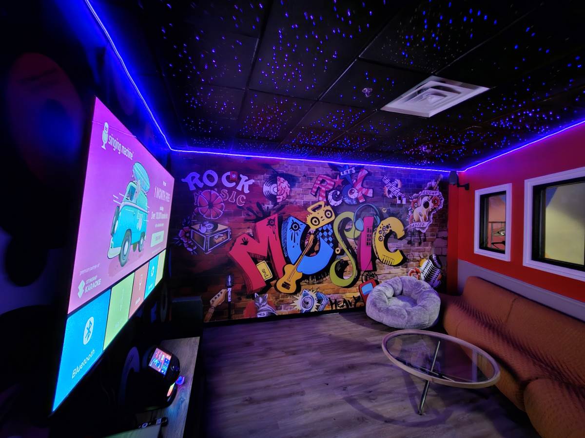 Live Karaoke Bar in Milton