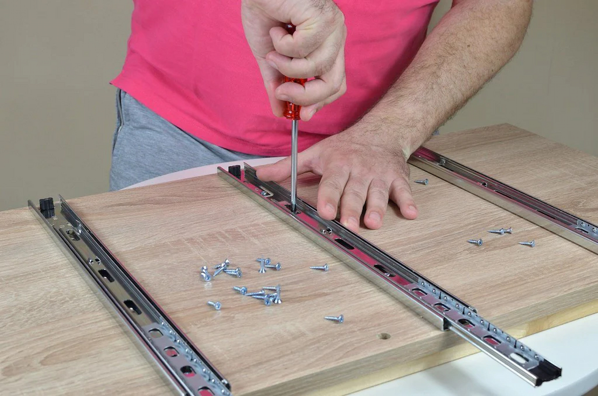 Smooth Storage Solutions: Discovering the Benefits of Roller Bearing Slides – Forward Times