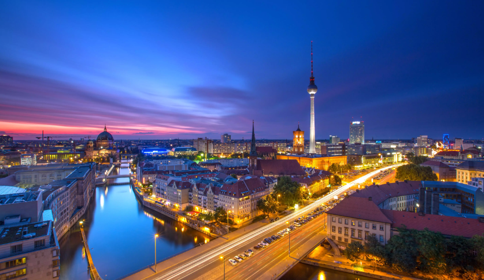 Top Reasons to Use eSIM When Traveling Across Germany – Site Title