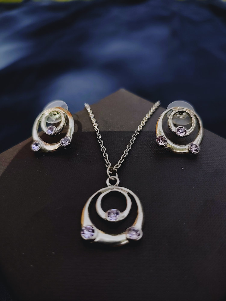 How to Choose a Reliable Platinum Jewellery Supplier?