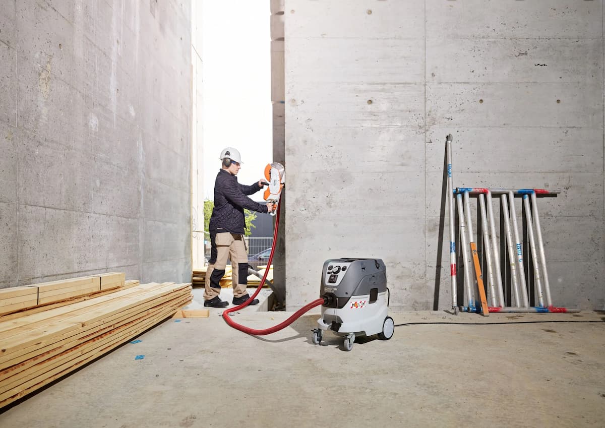Why a Specialised Silica Dust Vacuum Is Non-Negotiable on Site – Living in Sydney