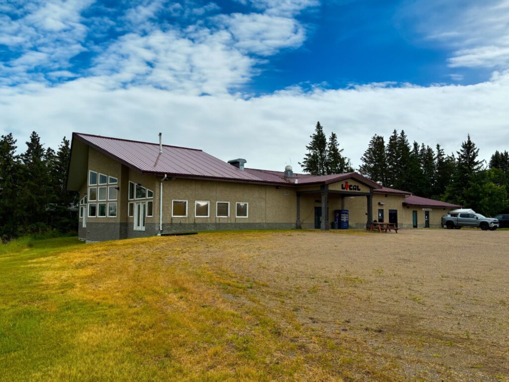 Motel, Restaurant & Beer Vendor | North Atlas